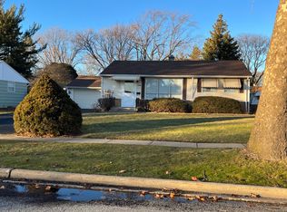 2900 Grouse Ln, Rolling Meadows, IL 60008