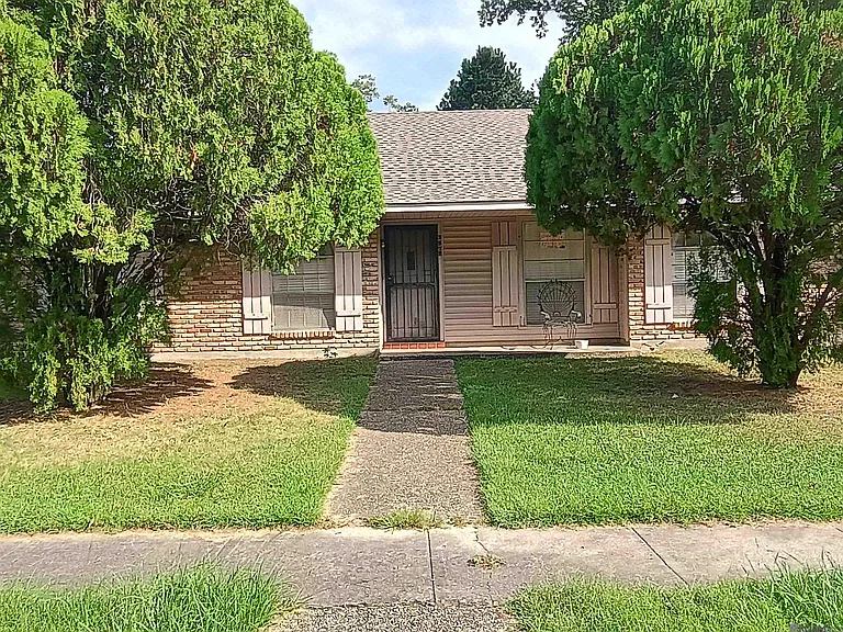 3572 Madeira Dr — Photo 1
