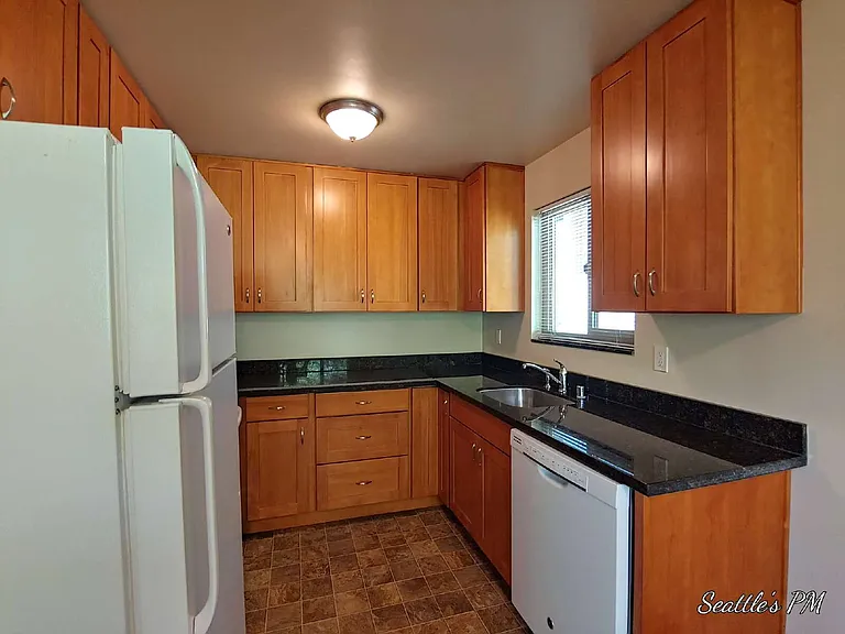 4127 California Ave SW #4 — Photo 13