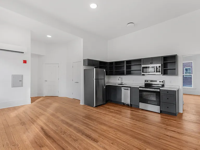 Cates Block Apartments — Photo 5