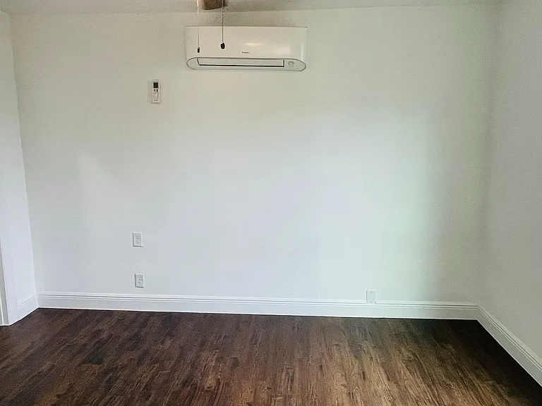 413 N Live Oak St #3 — Photo 6