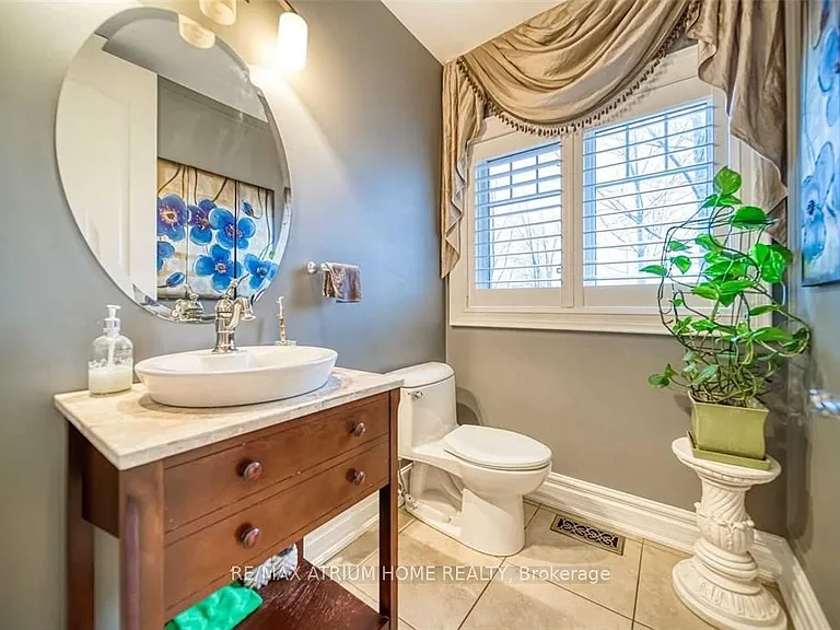 18 Soleil Blvd — Photo 20