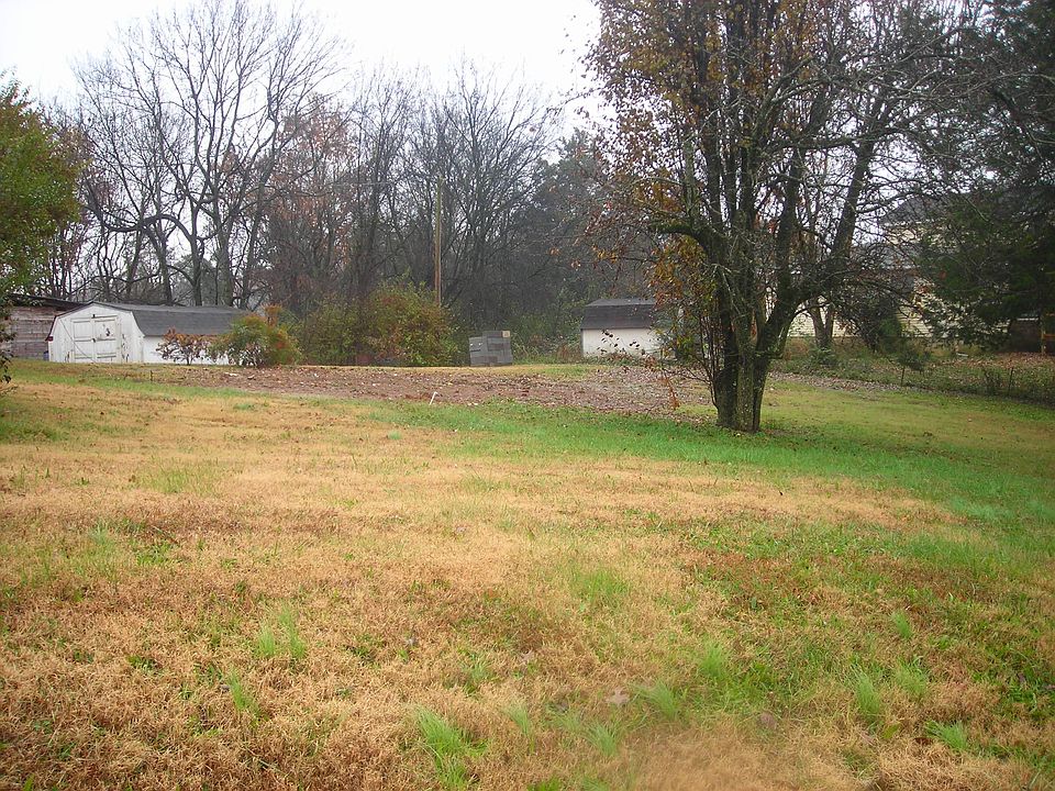 2nd image of 10020 Hall Rd