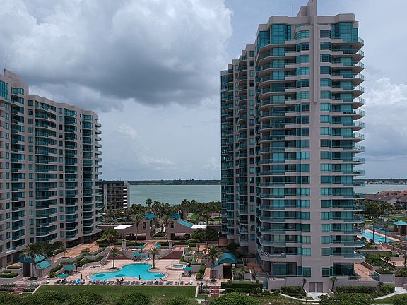 3rd image of 1540 Gulf Blvd APT 1103