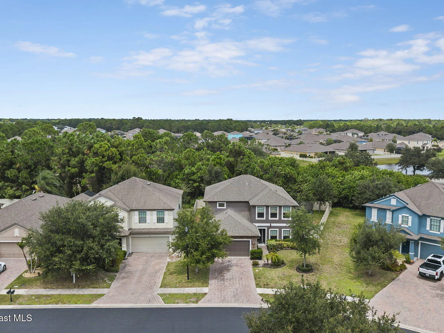 5 bed, 3.0 bath, 3079 sqft, $3,300 — Photo 3