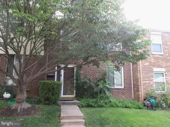 880 W Side Dr #15-C, Gaithersburg, MD 20878