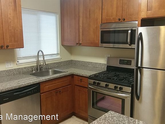 5th image of 131 W Carolyn Dr