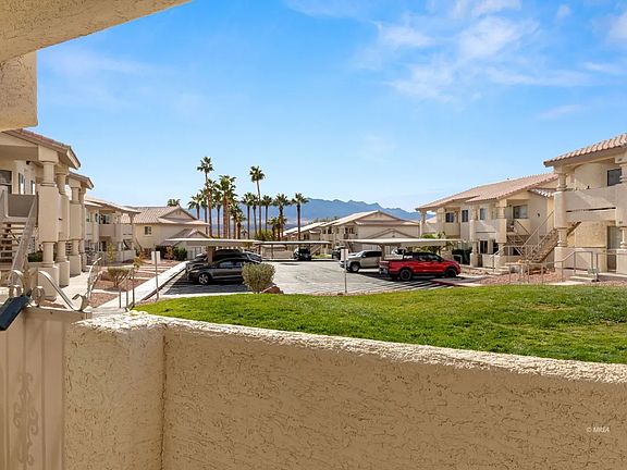 2nd image of 433 Mesa Blvd Unit 102