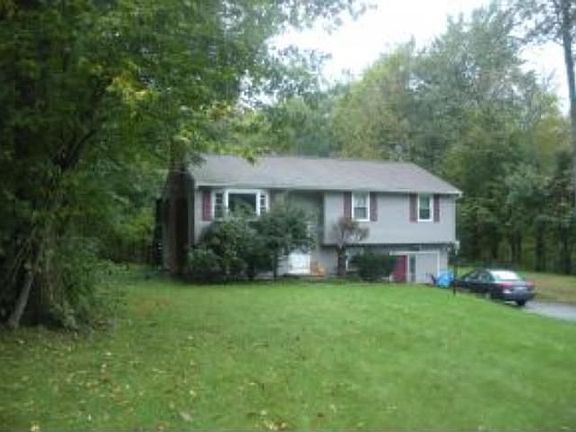 3rd image of 6 Wildwood Dr
