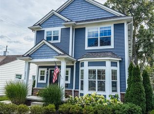 2220 Barrett Ave, Royal Oak, MI 48067