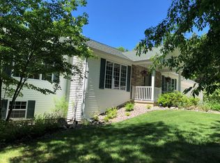 5313 Dunes Ct, Sturgeon Bay, WI 54235