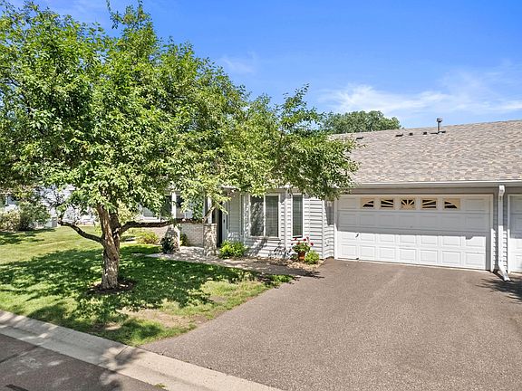 3rd image of 661 Belland Ave