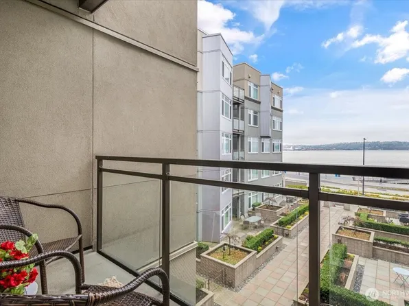 1900 Alaskan Way #309, Seattle, WA 98101