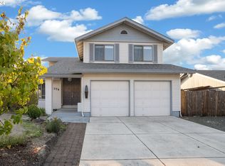 374 71st St, Springfield, OR 97478