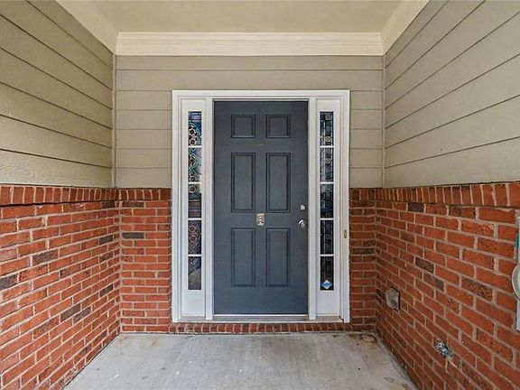 3rd image of 372 Creek Manor Way