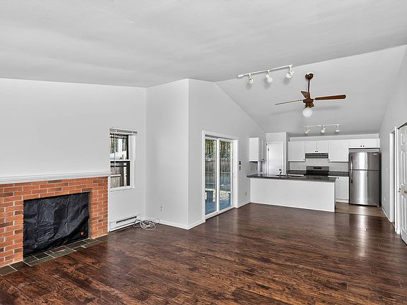 2nd image of 73 Pepperbush Pl