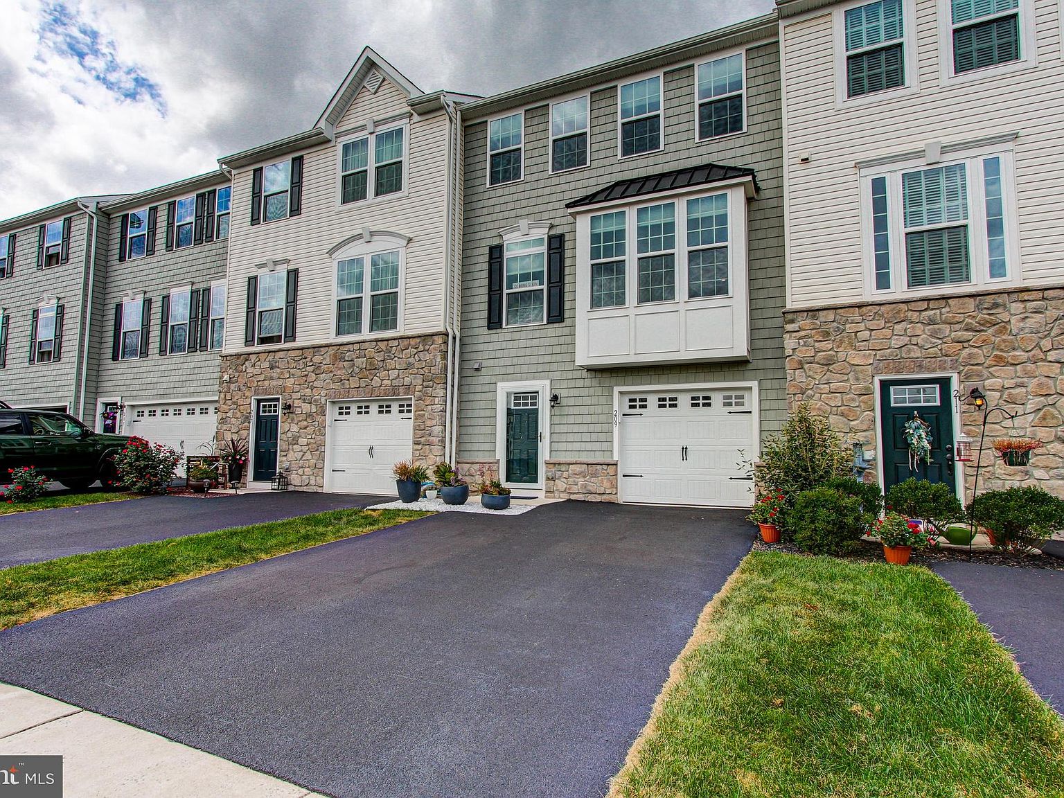 209 Laurel Ln, Perkasie, PA 18944 Zillow