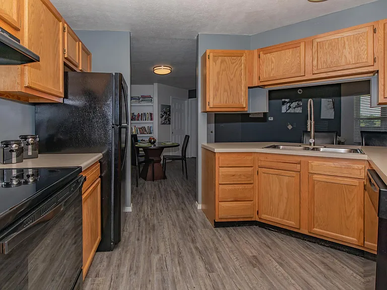 Bloom Apartments — Photo 36