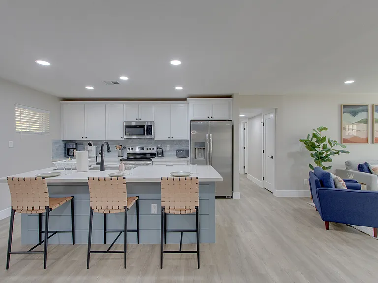 38 E Geneva Dr — Photo 11