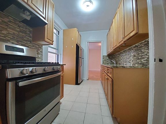 2nd image of 520 W 218th St APT 2E