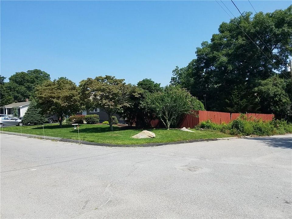 2nd image of 10 Camille Dr