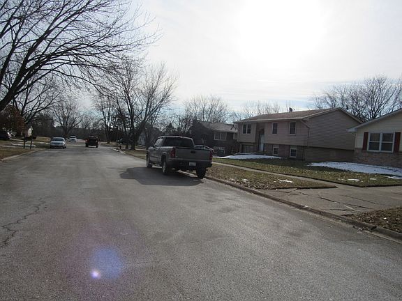 4th image of 1614 Carlton Ct