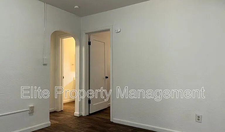 200 W Arroyo Ave #B — Photo 6