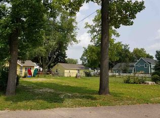12346 N Kings Dr, Syracuse, IN 46567