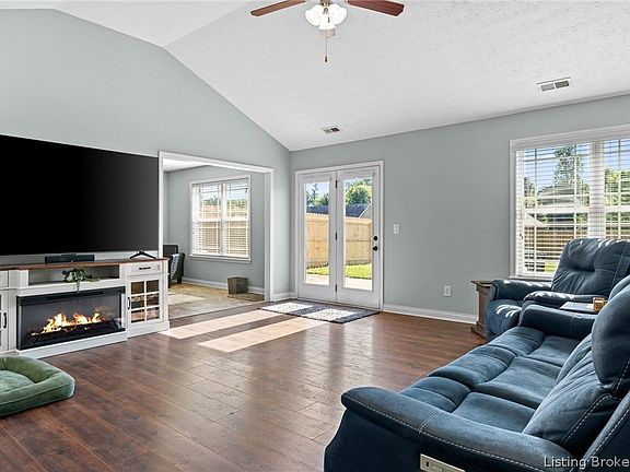 3rd image of 1006 Pioneer Lane