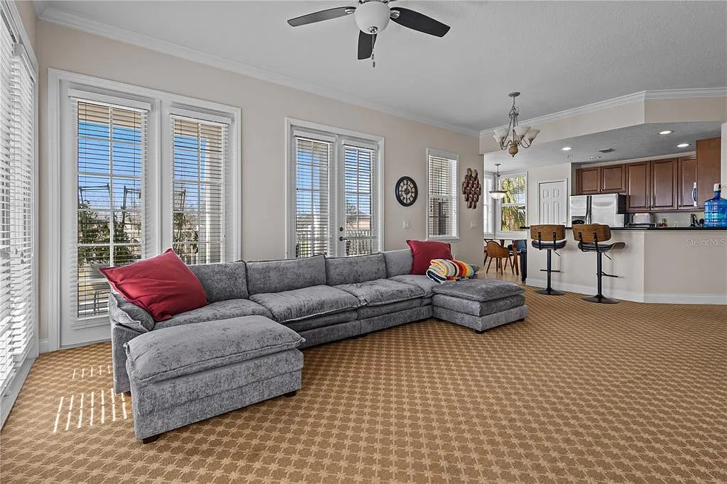 3 bed, 2.0 bath, 1419 sqft, $2,000 — Photo 4