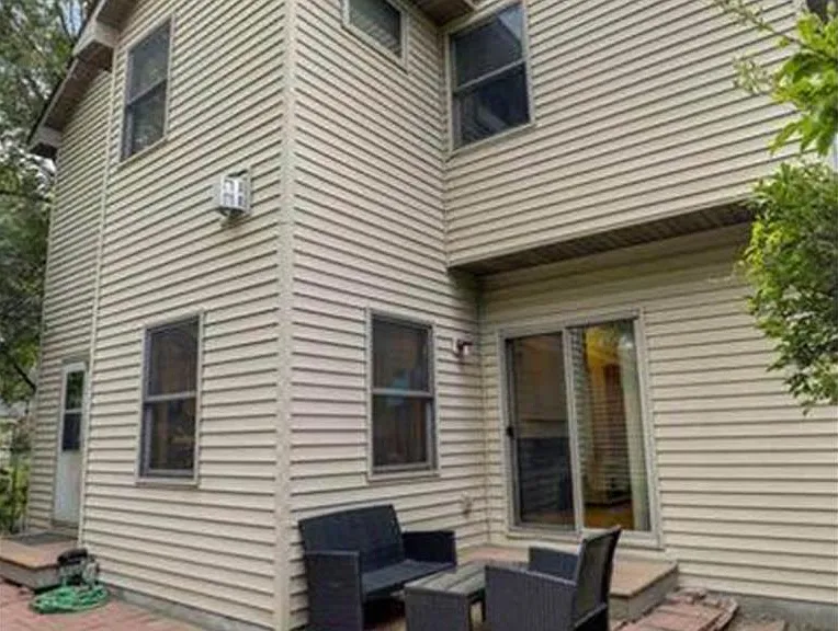 1131 Irving Ave N — Photo 20