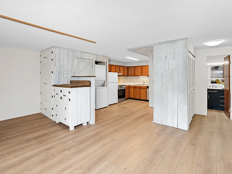 700 S Monarch St #207 — Photo 5