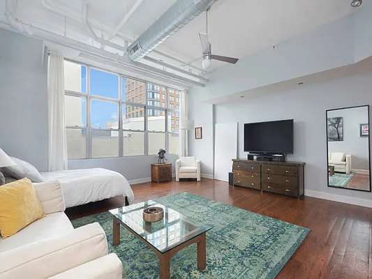 Sold by Sotheby's International Realty | media 11