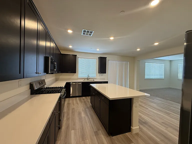 1744 Eagle Landing Dr — Photo 6
