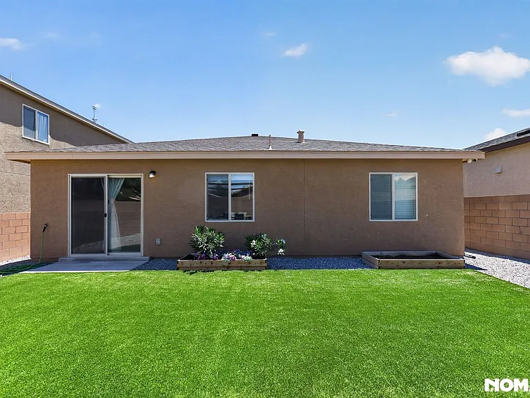 985 Berman St — Photo 28