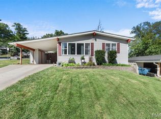 237 Chamberlin Dr, Ballwin, MO