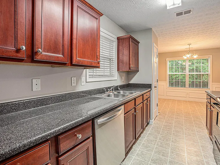 226 Alton Cir — Photo 6