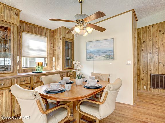 5th image of 1217 Calusa Dr