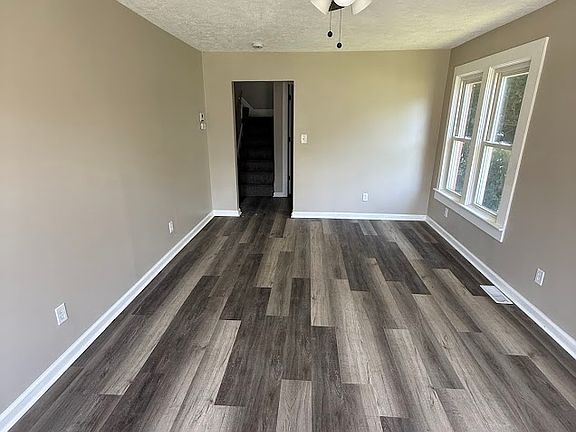 5th image of 2049 E 39th St