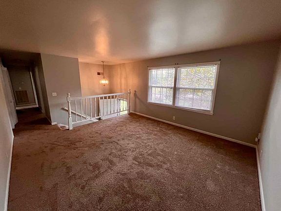 4th image of 1907 Foxdale Dr
