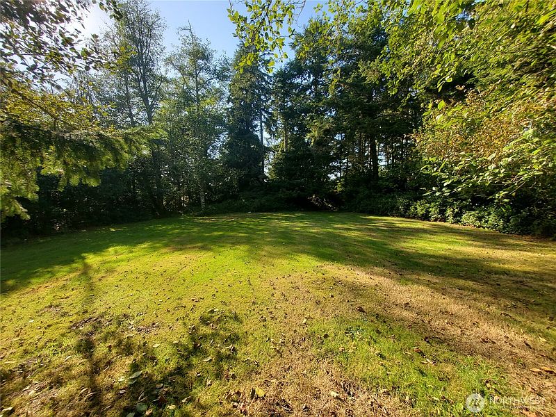 5th image of 741 Chenois Avenue NE
