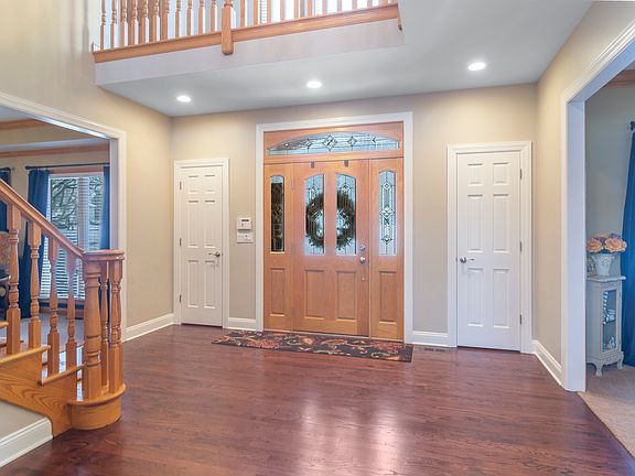4th image of 55 Deer Point Dr