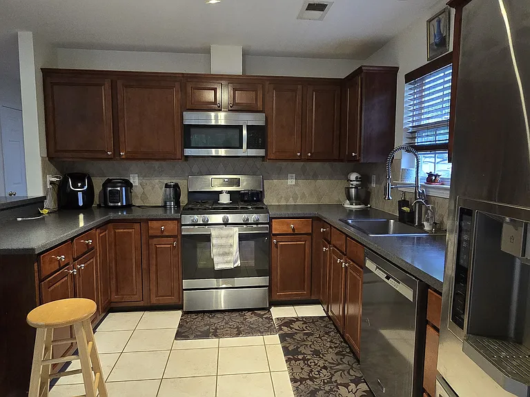 222 Fountayne Ln — Photo 9