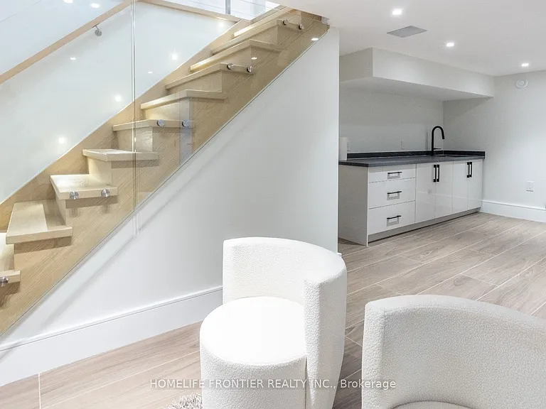 179 Palmerston Ave — Photo 31