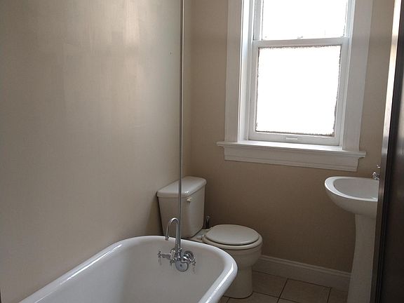 4th image of 4008 Connecticut St