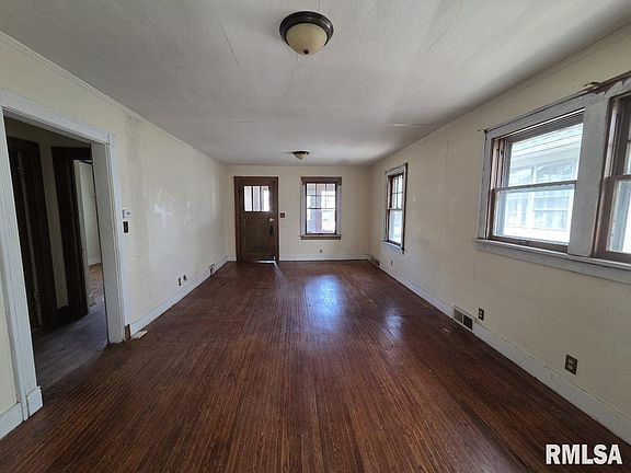 4th image of 1324 W Gilbert Ave