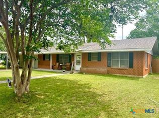 320 N Riedel St, Yorktown, TX 78164