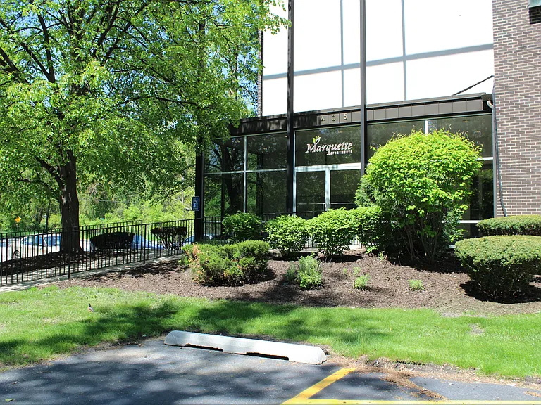 Marquette Apartments West — Photo 13