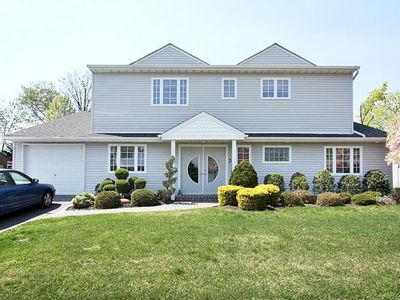 39 Candy Ln, Syosset, NY, 11791