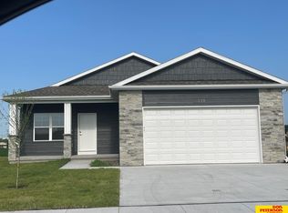 339 Thornbird Dr, Fremont, NE 68025